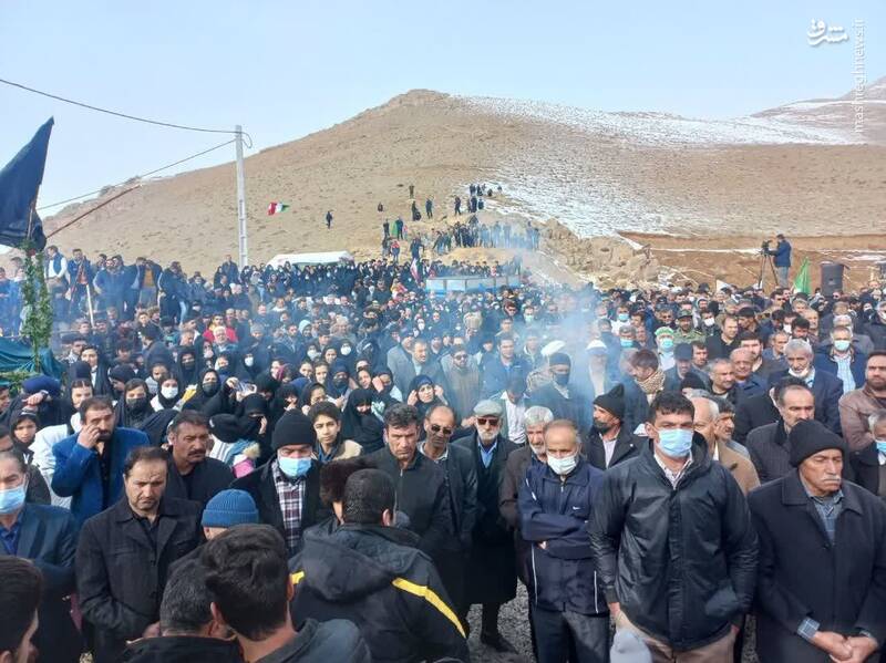 عکس/ تشییع باشکوه شهید گمنام در یک روستا در چهارمحال و بختیاری
