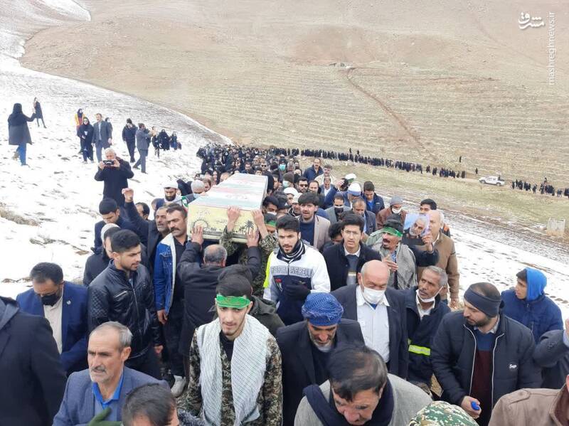 عکس/ تشییع باشکوه شهید گمنام در یک روستا در چهارمحال و بختیاری