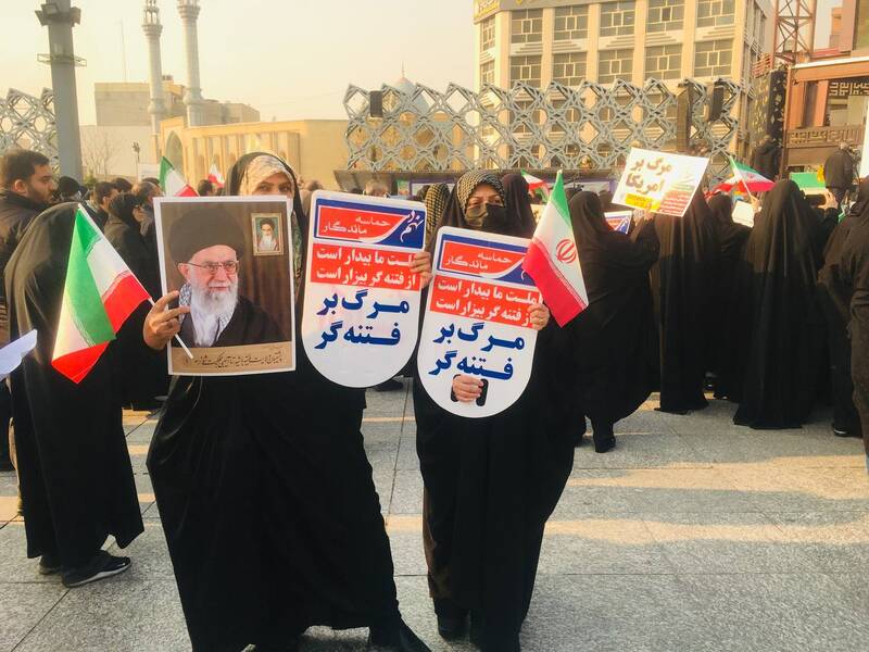 برگزاری مراسم گرامیداشت ۹دی در تهران/ مردم هرگونه آشوبگری را محکوم کردند+ فیلم و عکس