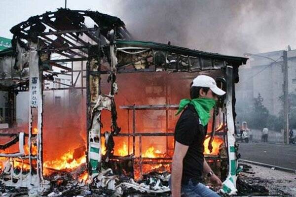 اذعان بیبیسی به حرمتشکنی فتنهگران در عاشورای ۸۸