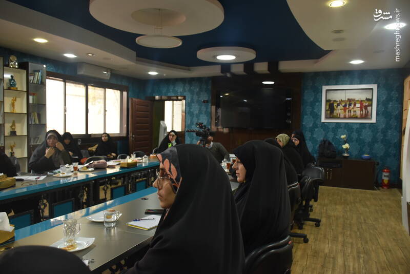 ما برای فضای مجازی تربیت نشدیم / گفتند مواظب باش انگ حکومتی نخوری! / پاساژ پالادیوم تهران برای مردم جذابتر از روستاهای بلوچستان نیست! / در زندان برای زن باردار داعشی لواشک میآوردند!