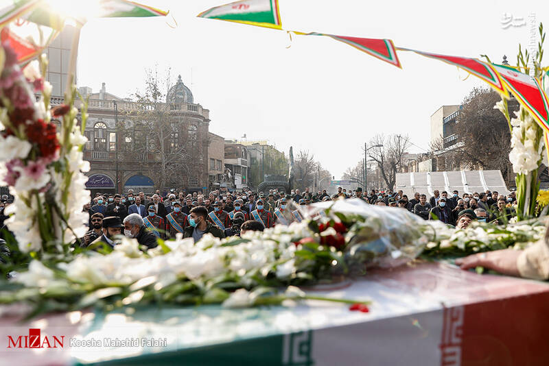 عکس/ مراسم تشییع پیکر شهید گمنام درسازمان ثبت اسناد و املاک