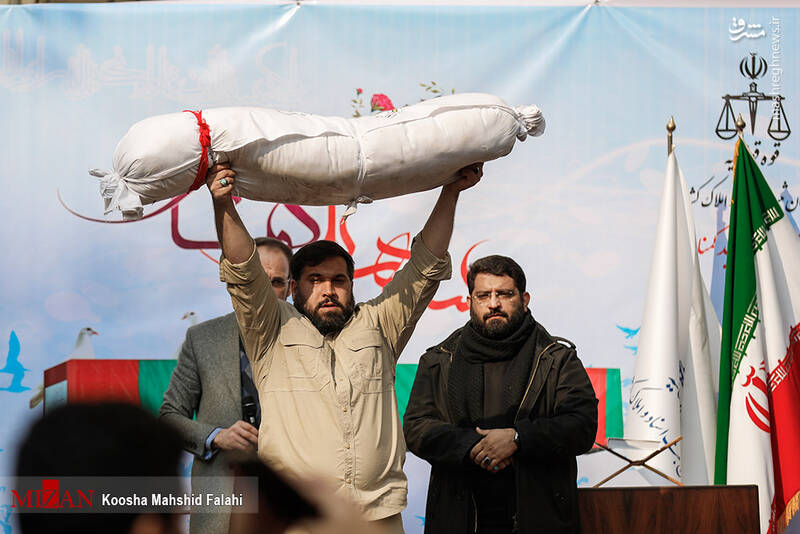 عکس/ مراسم تشییع پیکر شهید گمنام درسازمان ثبت اسناد و املاک