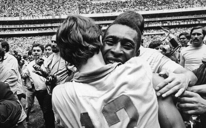 آتشبس شورشیان به افتخار پله