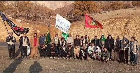 زائران عراقی با پای پیاده به خراسان رضوی رسیدند +فیلم