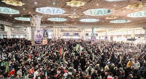 بیعت دوباره مردم با مکتب جانفدا در تهران/ حضور ۱۰۰ میهمان خارجی در مراسم پاسداشت حاج قاسم/ رئیسی: شهید سلیمانی هیمنه آمریکا را در منطقه به شکست کشانید/ ابوفدک جانشین حشدالشعبی: دغدغه اصلی سردار سلیمانی فلسطین بود+ فیلم و تصاویر 1