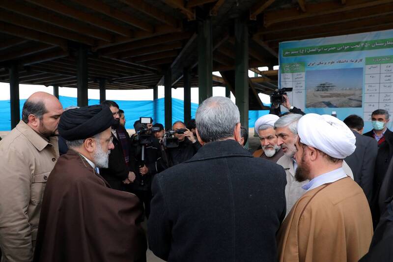 رئیسی از بیمارستان در حال ساخت نسیم شهر بازدید کرد