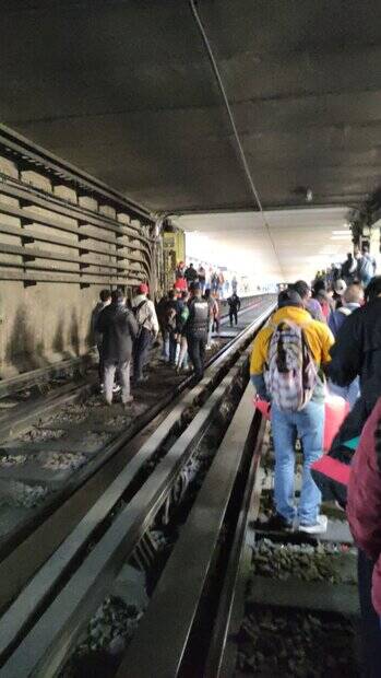 برخورد ۲ قطار در مکزیکوسیتی+ تصویر