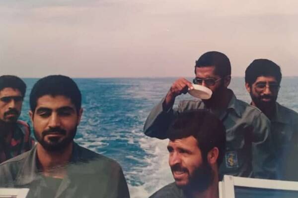 پای صحبتهای پیک حاجقاسم و امین او در جنگ+ عکس