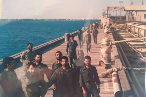 پای صحبتهای پیک حاجقاسم و امین او در جنگ+ عکس