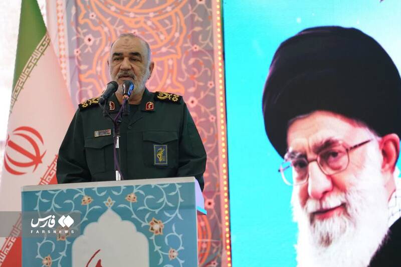 سردار سلیمانی همه نقشههای دشمنان را بهم ریخت/ دیر یا زود انتقام خون حاجقاسم را خواهیم گرفت