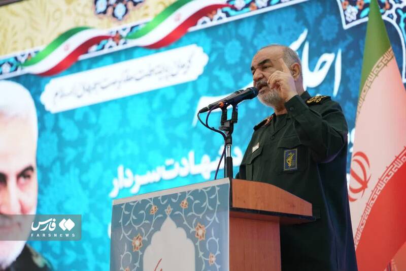 سردار سلیمانی همه نقشههای دشمنان را بهم ریخت/ دیر یا زود انتقام خون حاجقاسم را خواهیم گرفت