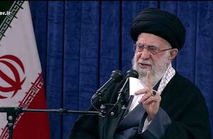 "رفع مشکل اقتصادی" با کارد قصابی و بطری آتشزا و شعار علیه رهبری!/ استانداری که از اخبار استان خبر نداشت