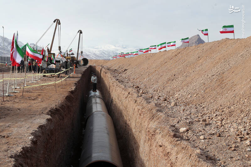 عکس/ حضور رئیسی در افتتاح طرح آبرسانی در استان یزد