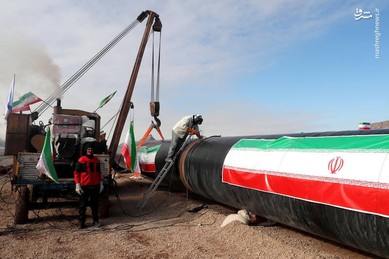 عکس/ حضور رئیسی در افتتاح طرح آبرسانی در استان یزد