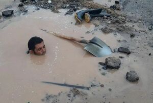 تلاش ستودنی کارمند اداره آب و فاضلاب برای رفع مشکل