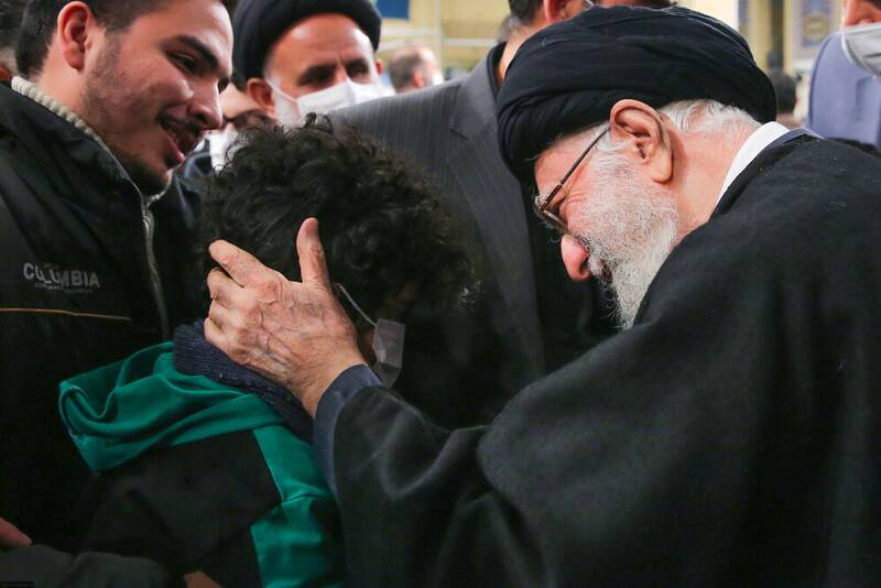 ماجرای هدیه رهبر انقلاب به محمدحسین پویانفر و علاقه آرتین سرایداران به او + عکس و فیلم