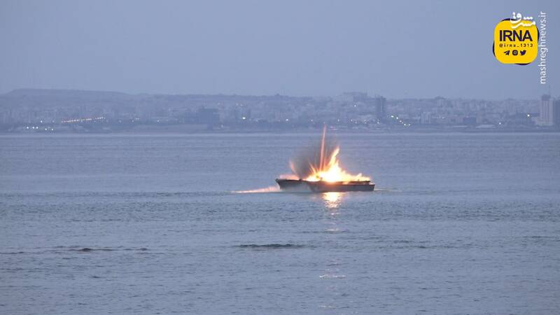 تصاویر دیده نشده از رزمایش نیروی دریایی سپاه در خلیج فارس