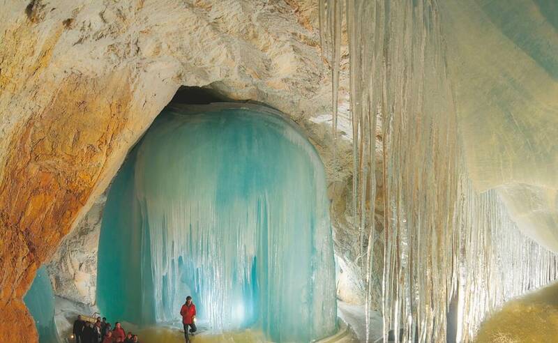 تصاویر زیباترین غارهای یخی که تا کنون دیدهاید