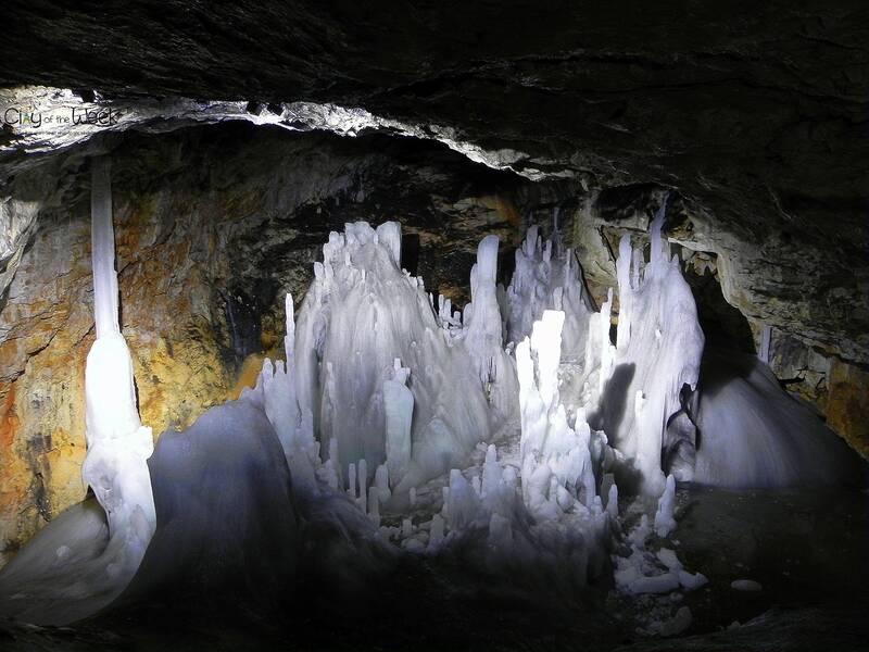 تصاویر زیباترین غارهای یخی که تا کنون دیدهاید