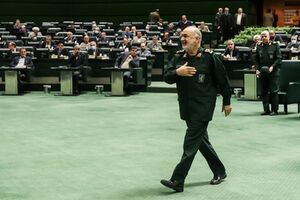 استیلای سپاه بر فضا با موشک هایپرسونیک و رادار کاشف ماهواره/ درد ۲۵۰۰ ساله اقتصاد ایران