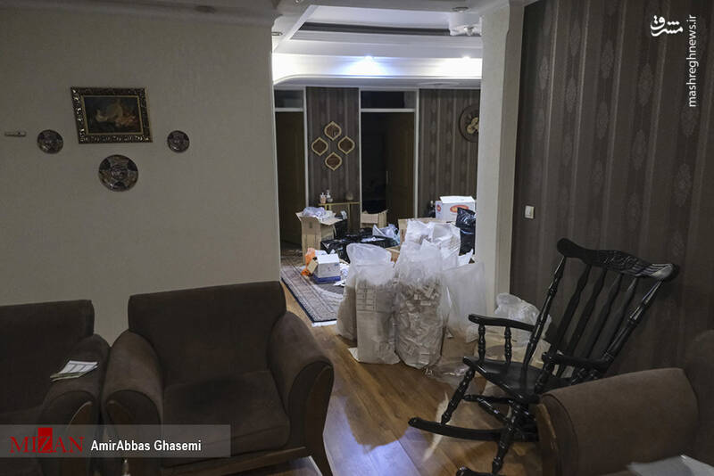 عکس/ انهدام شبکه زیرزمینی تولید داروهای تقلبی ترک اعتیاد