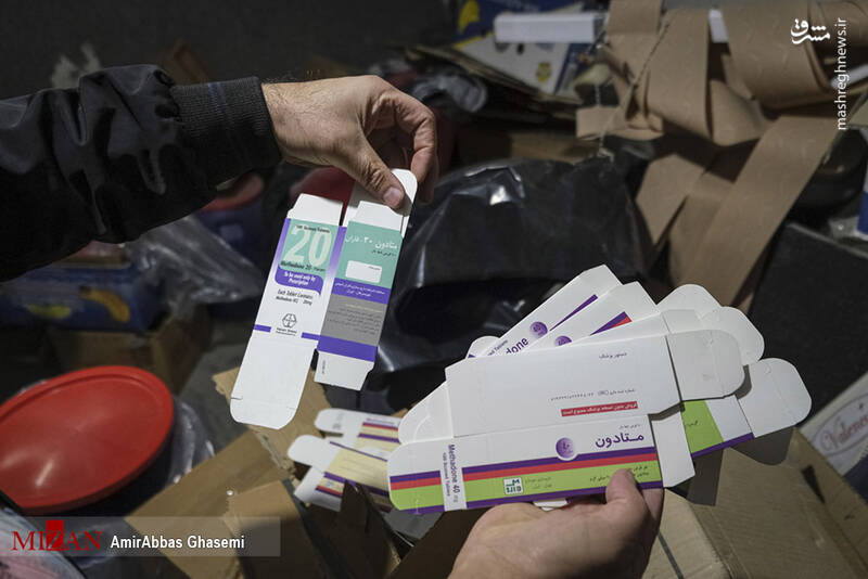 عکس/ انهدام شبکه زیرزمینی تولید داروهای تقلبی ترک اعتیاد