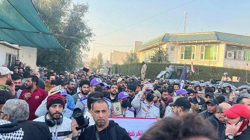 اعتراض عراقیها مقابل سفارت سوئد در محکومیت اهانت به قرآن