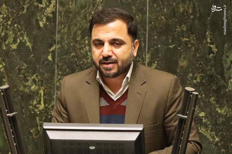 عکس/ حضور وزرای اقتصاد و ارتباطات در صحن علنی مجلس