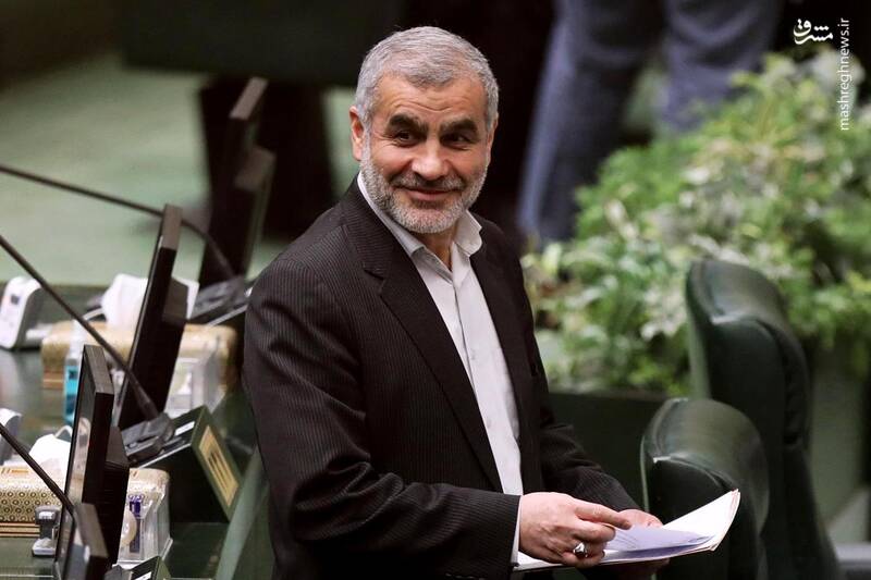 عکس/ حضور وزرای اقتصاد و ارتباطات در صحن علنی مجلس