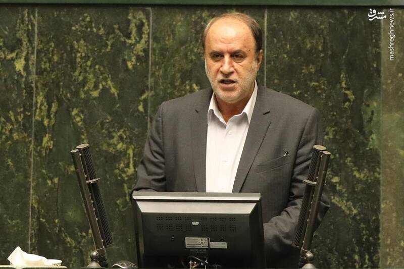 عکس/ حضور وزرای اقتصاد و ارتباطات در صحن علنی مجلس