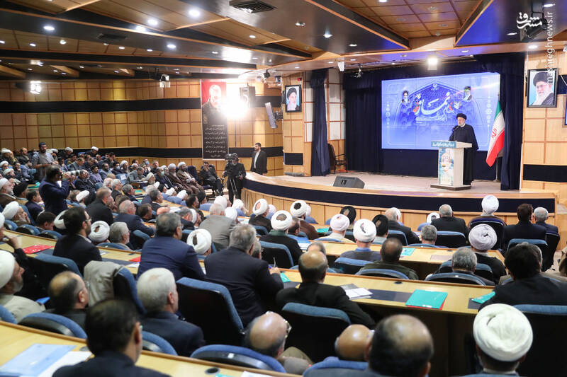 عکس/ حضور رئیسی در بیست و نهمین اجلاس سراسری نماز