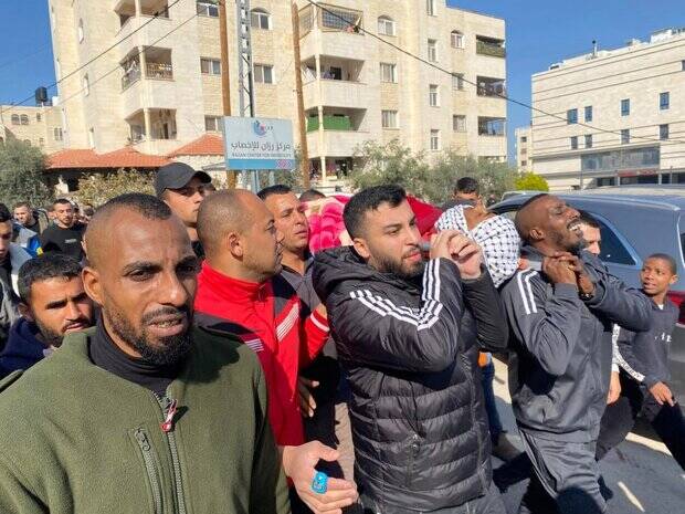 حضور گسترده فلسطینی ها در مراسم تشییع پیکر شهدای جنین +تصاویر