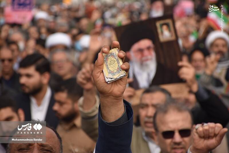 عکس/ راهپیمایی مردم اهواز در پی اهانت به قرآن