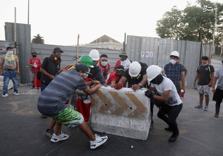 عکس/ درگیری شدید پلیس پرو با مخالفان رئیس جمهور