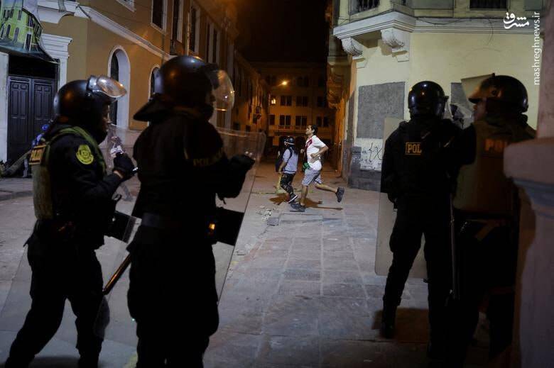 عکس/ درگیری شدید پلیس پرو با مخالفان رئیس جمهور