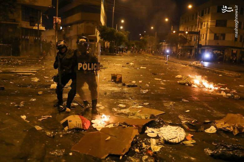 عکس/ درگیری شدید پلیس پرو با مخالفان رئیس جمهور