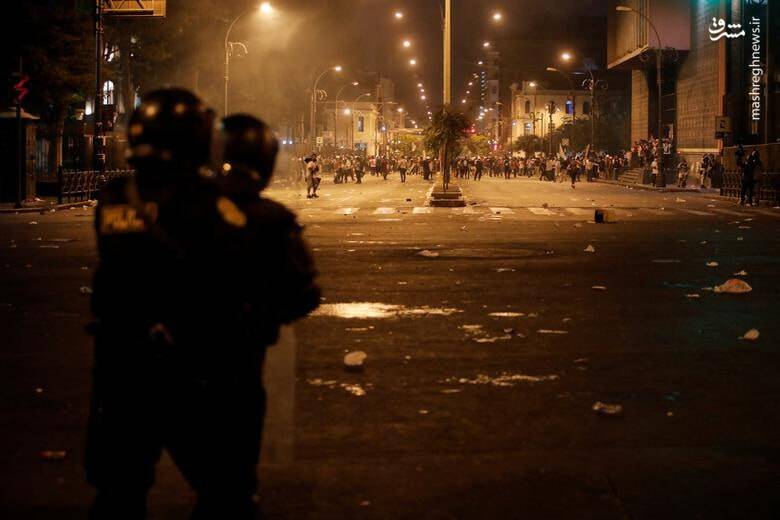 عکس/ درگیری شدید پلیس پرو با مخالفان رئیس جمهور