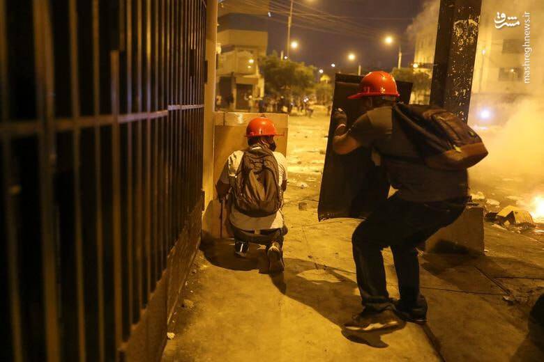 عکس/ درگیری شدید پلیس پرو با مخالفان رئیس جمهور