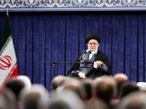 حل مشکلات محسوس معیشتی و رفاه خانوار بدون رشد اقتصادی ممکن نیست/ از اعلام تصمیمهای متناقض و تغییرات مکرر قوانین جلوگیری کنید رهبر