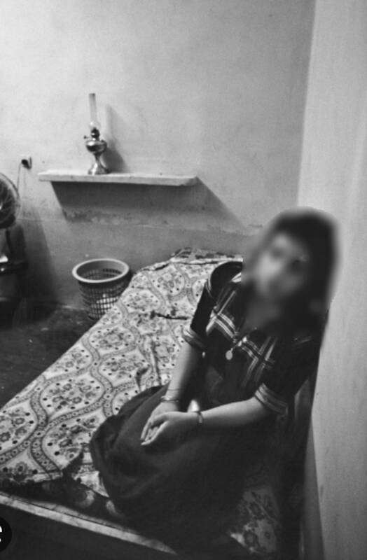 خدمتی که پهلوی به زنان بدکاره کرد!+ عکس