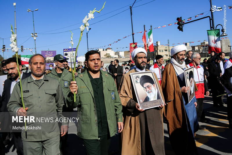 عکس/ گلباران بیت امام خمینی(ره) در قم