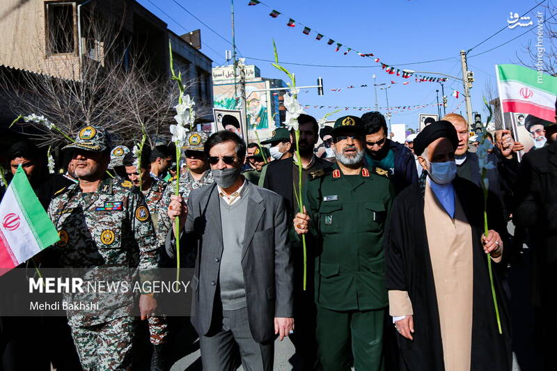 عکس/ گلباران بیت امام خمینی(ره) در قم