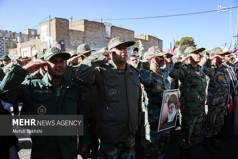 عکس/ گلباران بیت امام خمینی(ره) در قم