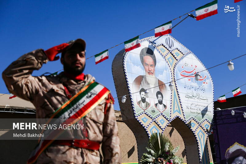 عکس/ گلباران بیت امام خمینی(ره) در قم