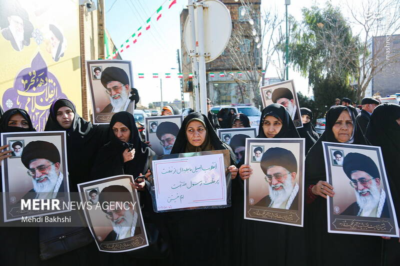 عکس/ گلباران بیت امام خمینی(ره) در قم