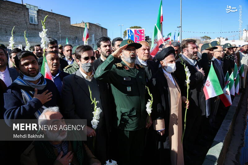 عکس/ گلباران بیت امام خمینی(ره) در قم