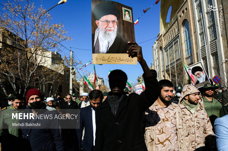 عکس/ گلباران بیت امام خمینی(ره) در قم