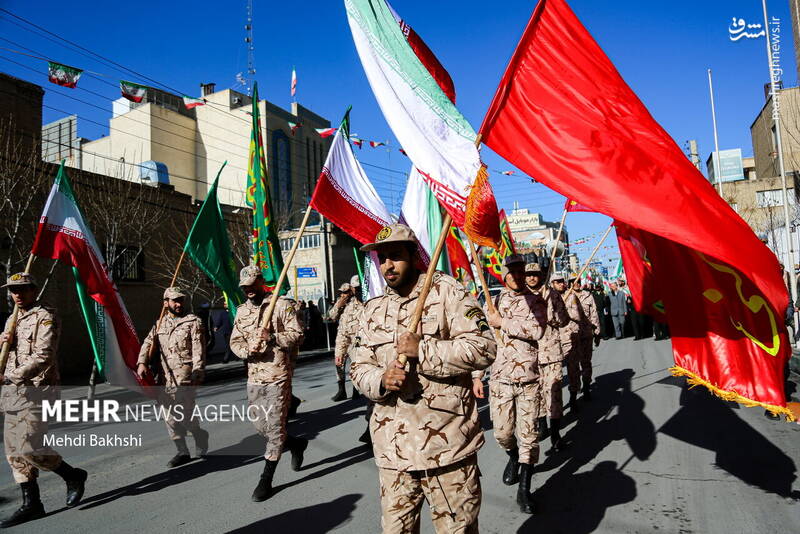 عکس/ گلباران بیت امام خمینی(ره) در قم