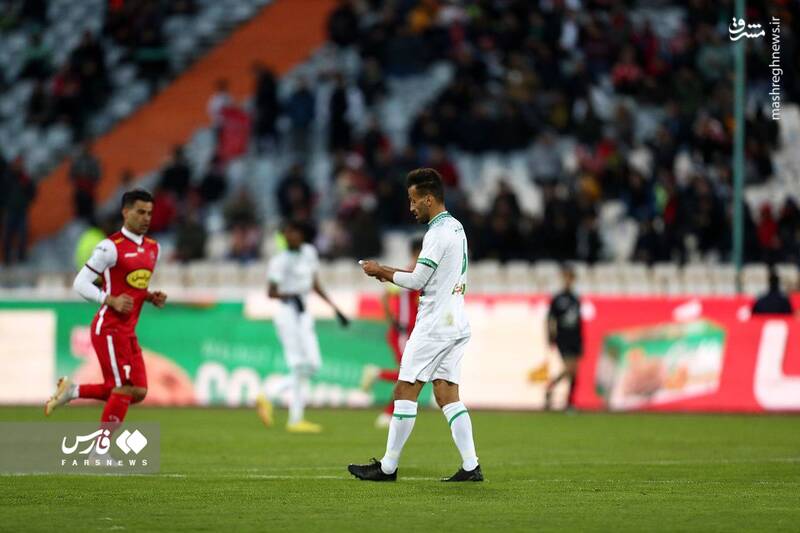 نامه اسرارآمیز رحمتی در بازی پرسپولیس +عکس